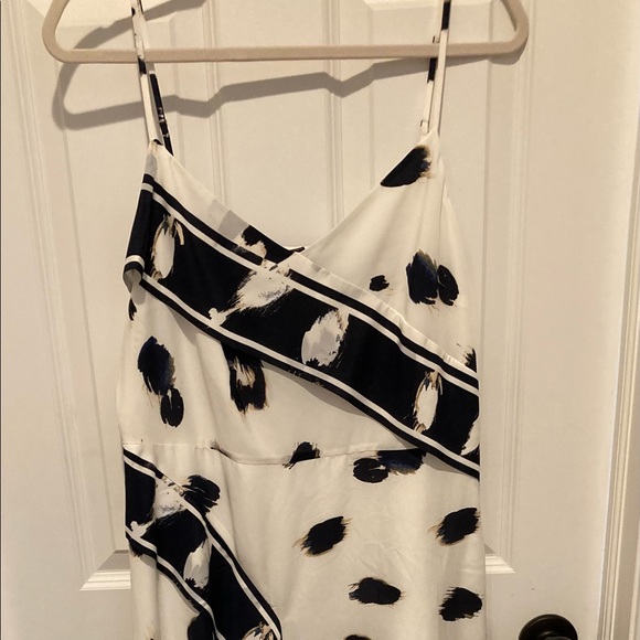 NWT. Banana Republic Handkerchief Hem dress - Picture 2 of 7